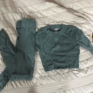 Fashion nova green Long-Sleeve top and Leggings Set